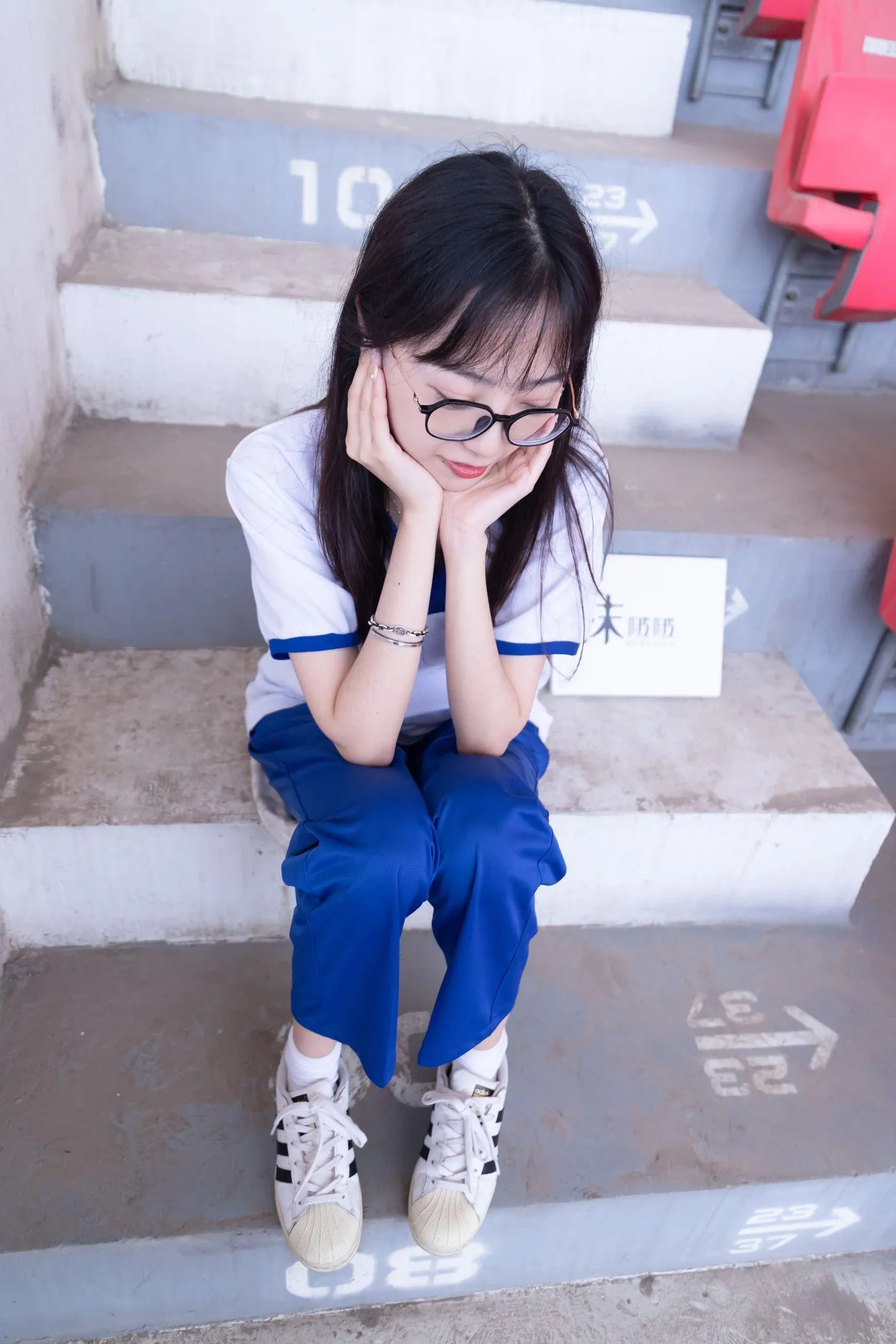 [BoBoSocks袜啵啵]NO.002 稚予-校服、贝壳头、白棉袜、裸足 [139P]插图8